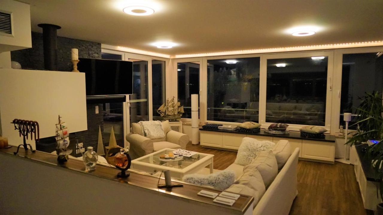 Schwimmendes Haus Robby II Villa Bitterfeld-Wolfen Exteriör bild