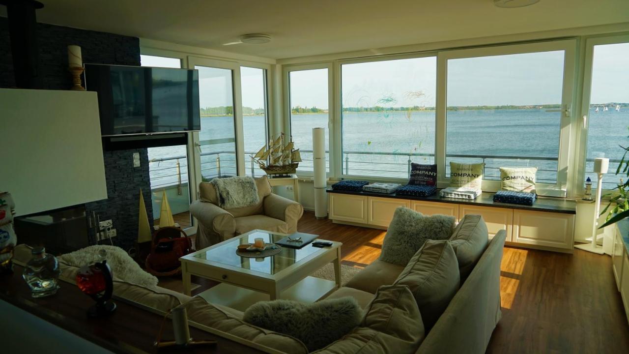 Schwimmendes Haus Robby II Villa Bitterfeld-Wolfen Exteriör bild