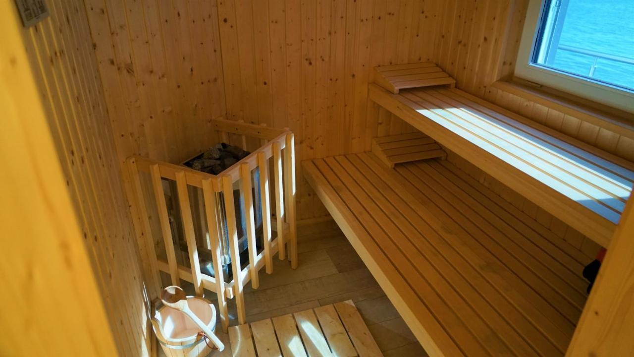 Schwimmendes Haus Robby II Villa Bitterfeld-Wolfen Exteriör bild