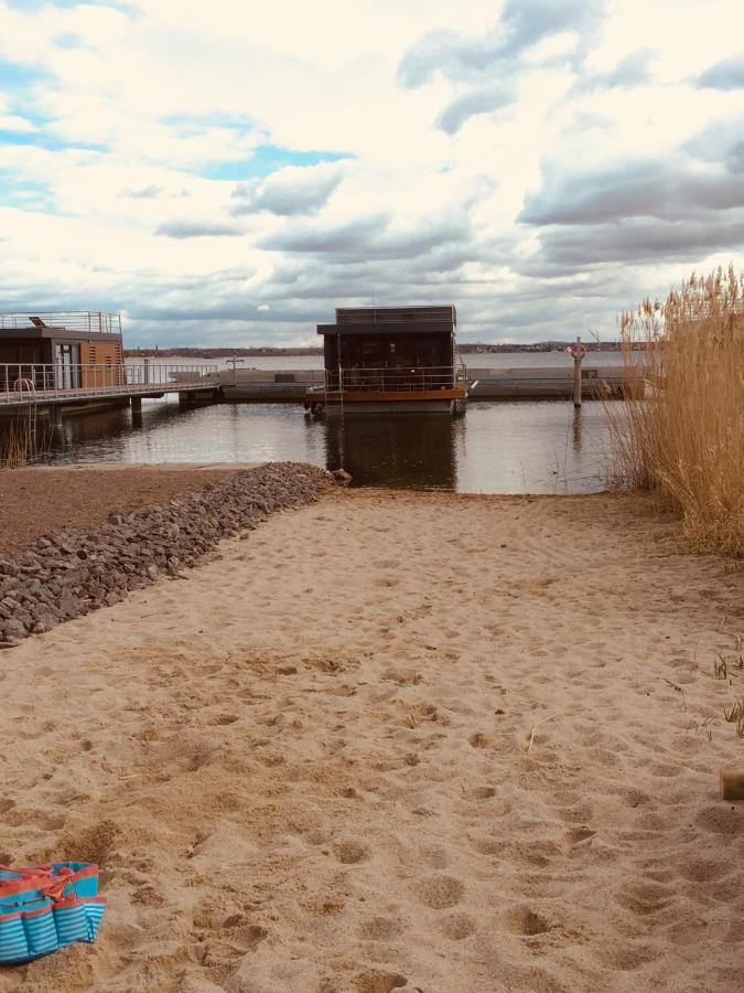 Schwimmendes Haus Robby II Villa Bitterfeld-Wolfen Exteriör bild